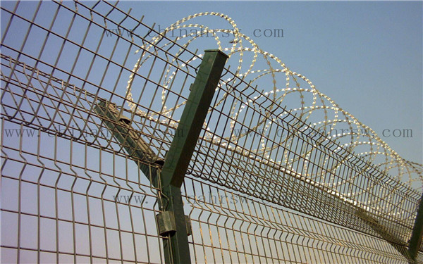 刺繩護(hù)欄網(wǎng) 刺繩護(hù)欄網(wǎng)