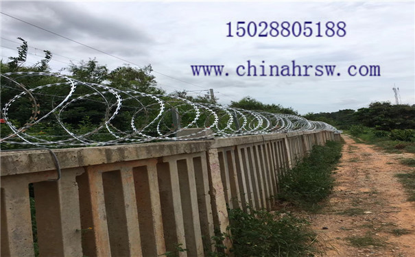 高鐵刺絲安裝 高鐵刺絲安裝