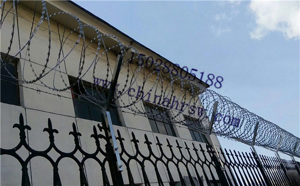 鍍鋅刺絲滾籠安裝圖 鍍鋅刺絲滾籠安裝圖