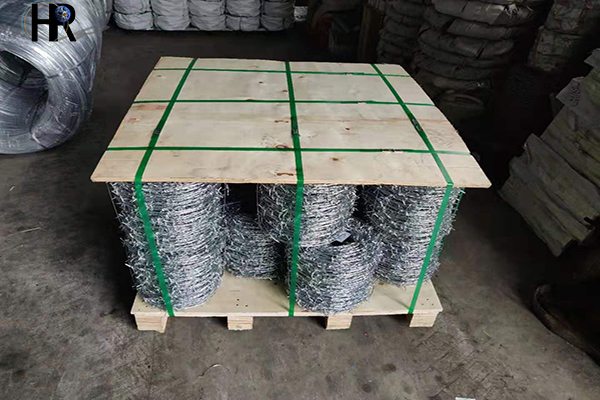 在圍墻上安裝刀片刺繩的方法 在圍墻上安裝刀片刺繩的方法