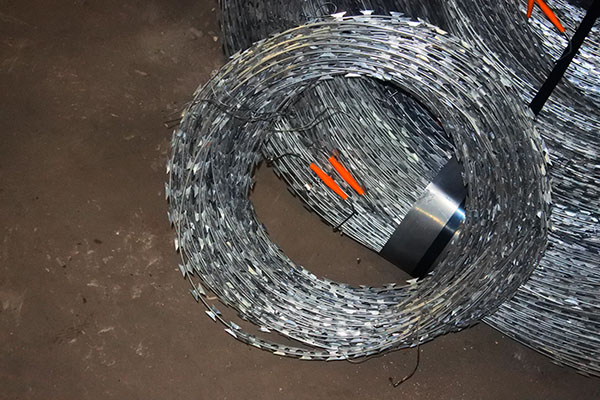 刀片刺繩的安裝具體步驟 刀片刺繩的安裝具體步驟