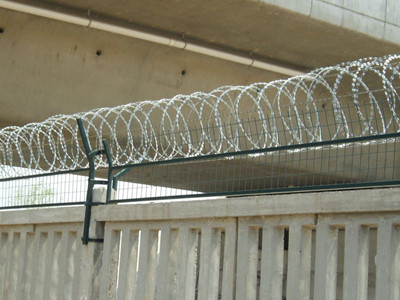 高鐵刺網(wǎng) 高鐵刺網(wǎng)